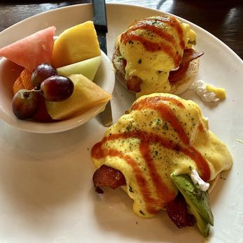 Broken Yolk Cafe - Golden State Benedict - Breakfast & Brunch Near Me - El Cajon, California Broken Yolk Cafe - Golden State Benedict - Breakfast & Brunch Near Me - El Cajon, California