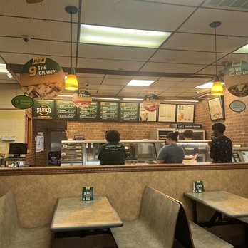 Subway - Interior - Sandwiches Near Me - Munfordville, Kentucky