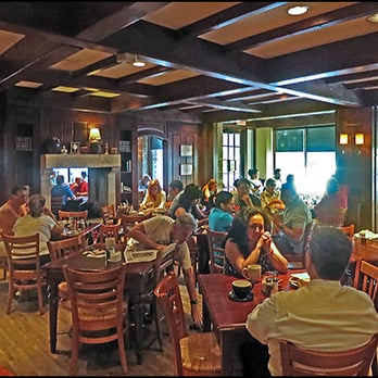 la Madeleine - Main dining room - Breakfast & Brunch Near Me - Webster, Texas