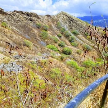 Diamond Head State Monument - Look at all the people down below. - Parks Near Me - Honolulu, Hawaii