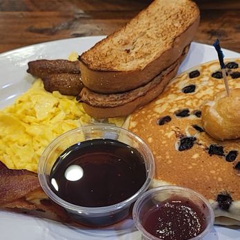 Maple Leaf Diner - American Near Me - Dallas, Texas Maple Leaf Diner - American Near Me - Dallas, Texas