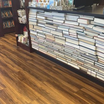 Roundabout Books - Sales counter with book decorations. - Bookstores Near Me - Bend, Oregon