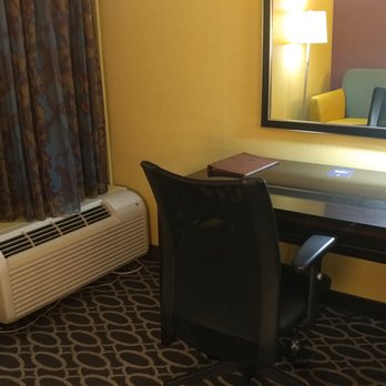 DoubleTree by Hilton Hotel Richmond - Midlothian - Work desk at the DoubleTree, Richmond (Midlothian) - Hotels Near Me - Richmond, Virginia DoubleTree by Hilton Hotel Richmond - Midlothian - Work desk at the DoubleTree, Richmond (Midlothian) - Hotels Near Me - Richmond, Virginia