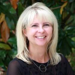 Davis Audiology - Dr. Kristin Davis