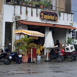 Tonicho's Taqueria - Outside