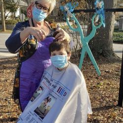 TWISTED HAIR STUDIO - More outdoor cutting