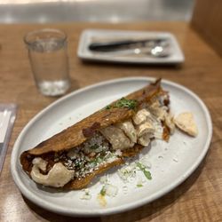 Nopalito - Quesadilla Roja con Chicharron