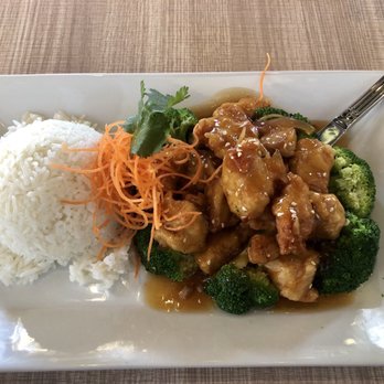 Noodle Wave - Stir fry sesame chicken - Thai Near Me - Garland, Texas