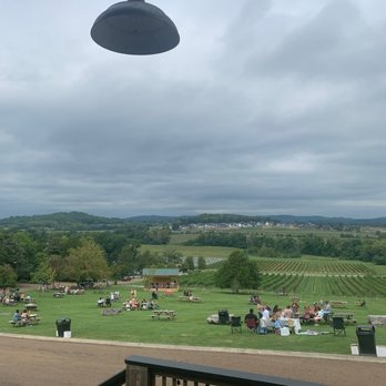 Arrington Vineyards - Wine Tasting Room Near Me - Arrington, Tennessee