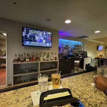 Embassy Suites by Hilton Valencia - Hotels Near Me - Valencia, California