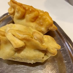 Patio de la Cañada - La entrada debe ser siempre así: algo que esté cerrado y que por dentro sea una explosión de sabor. Y frita.