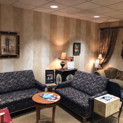 Minnesota Head & Neck Pain Clinic - Plymouth's inviting waiting area