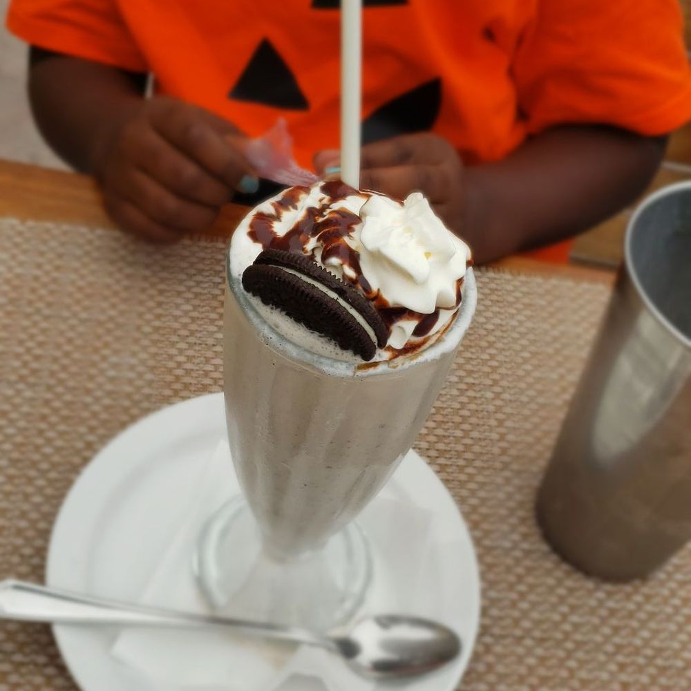 Wtf  Burger Bar - Oreo Milkshake - American Near Me - Cabo San Lucas, BCS