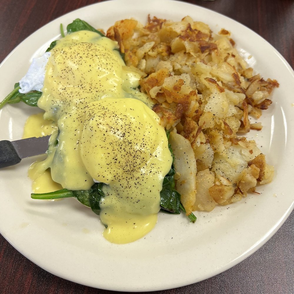 Bravo's Cafe and Grill - Cafes Near Me - Cookeville, Tennessee