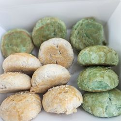 Hopia Like It - Winnetka - Baboy & Buko Pandan Hopia