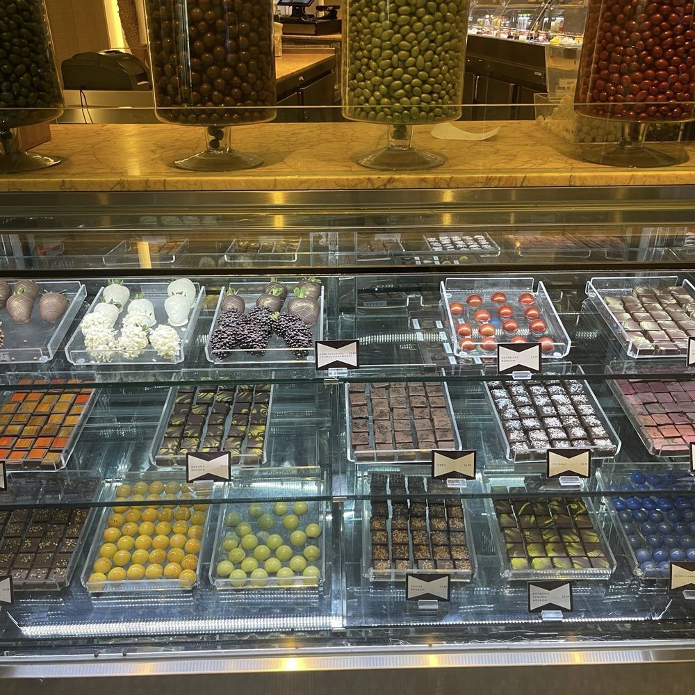 Chez Bon Bon - Bakeries Near Me - Miami Beach, Florida