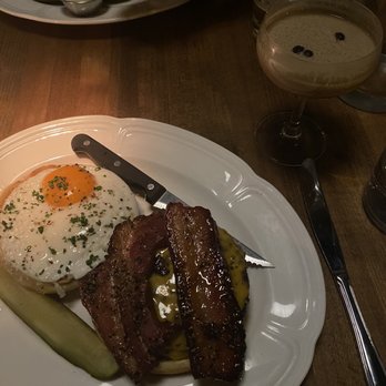 Au Cheval - Single Cheeseburger with Egg and Bacon - Bars Near Me - Chicago, Illinois