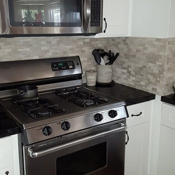 BD Construction - New cabinets, granite and backsplash - General Contractors Near Me