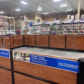 PetSmart - Dog training area - Pet Training Near Me - Boca Raton, Florida PetSmart - Dog training area - Pet Training Near Me - Boca Raton, Florida