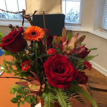 Pittsford Florist - $135 plus three balloons for this arrangement? No thank you! - Florists Near Me - Victor, New York Pittsford Florist - $135 plus three balloons for this arrangement? No thank you! - Florists Near Me - Victor, New York