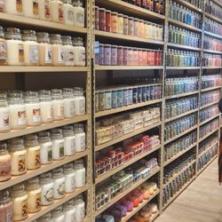 Yankee Candle Company - Lovely wall