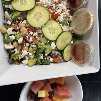 Something Healthy Cafe - Greek salad with chicken (choice side of fruits or chips) - Sandwiches Near Me - Sierra Madre, California