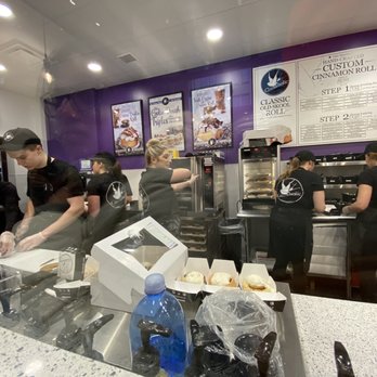 Cinnaholic - Bakeries Near Me - Naperville, Illinois