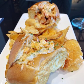 The Rutledge - Lobster rolls and kettle chips - Bars Near Me - Franklin, Tennessee The Rutledge - Lobster rolls and kettle chips - Bars Near Me - Franklin, Tennessee