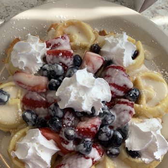 Pop's Diner - Strawberry & blueberries waffle - Diners Near Me - Virginia Beach, Virginia Pop's Diner - Strawberry & blueberries waffle - Diners Near Me - Virginia Beach, Virginia