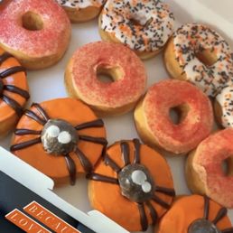 Halloween donuts! Halloween donuts!