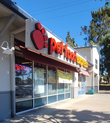 Bridgeside Shopping Center by null