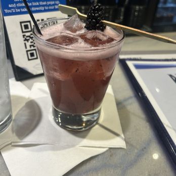 Pearlz Oyster Bar - Spring Break cocktail - Seafood Near Me - Columbia, South Carolina