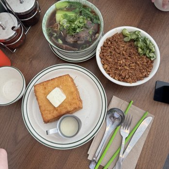 Liu’s Cafe - Hong Kong style French toast, braised pork rice bowl, & beef noodle soup - Cafes Near Me - Los Angeles, California