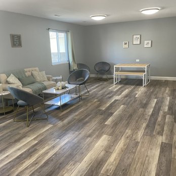 Huckleberry Nutrition - Current interior design, we have free WiFi if you need a place to work or study! - Juice Bars & Smoothies Near Me - Hannibal, Missouri