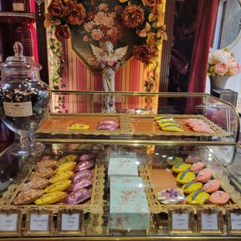 Au Fond du Jardin - Wonderfully kitch inside! - Desserts Near Me - Strasbourg, 67 Au Fond du Jardin - Wonderfully kitch inside! - Desserts Near Me - Strasbourg, 67