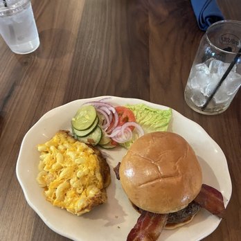 Tupelo Honey - Farm Fresh Burger* Baked Mac & Cheese - Southern Near Me - Franklin, Tennessee Tupelo Honey - Farm Fresh Burger* Baked Mac & Cheese - Southern Near Me - Franklin, Tennessee