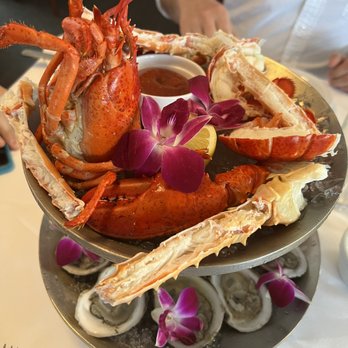 T Michaels - Seafood tower - Steakhouses Near Me - Naples, Florida