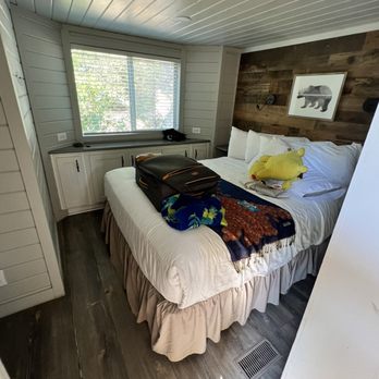Ventura Ranch KOA - Cabin 8 - bedroom - Campgrounds Near Me - Santa Paula, California Ventura Ranch KOA - Cabin 8 - bedroom - Campgrounds Near Me - Santa Paula, California