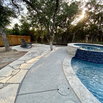 ABL Irrigation - Flagstone border & fire pit area installed by ABL - Irrigation Near Me - Pflugerville, Texas