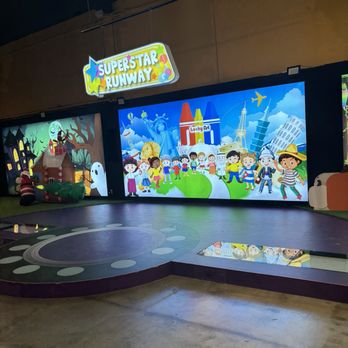 Lucky Art Crayonology - Costume play area - Kids Activities Near Me - Montclair, California
