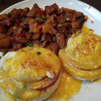 Thirsty Lion - Eggs Benedict - American Near Me - Denver, Colorado Thirsty Lion - Eggs Benedict - American Near Me - Denver, Colorado