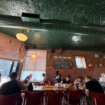 Uncle Mike's Place - Ambiance - Breakfast & Brunch Near Me - Chicago, Illinois