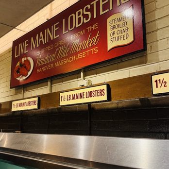 Shaw's Crab House - Pick your lobster from those flown in Fresh daily - Seafood Near Me - Chicago, Illinois Shaw's Crab House - Pick your lobster from those flown in Fresh daily - Seafood Near Me - Chicago, Illinois