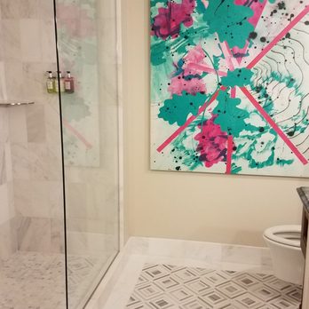 Sophy Hyde Park - Glass shower - Hotels Near Me - Chicago, Illinois Sophy Hyde Park - Glass shower - Hotels Near Me - Chicago, Illinois