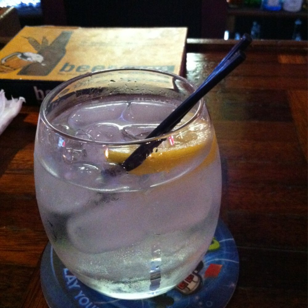Firehouse Pub - That's a great drink!! - Pubs Near Me - Lake Oswego, Oregon