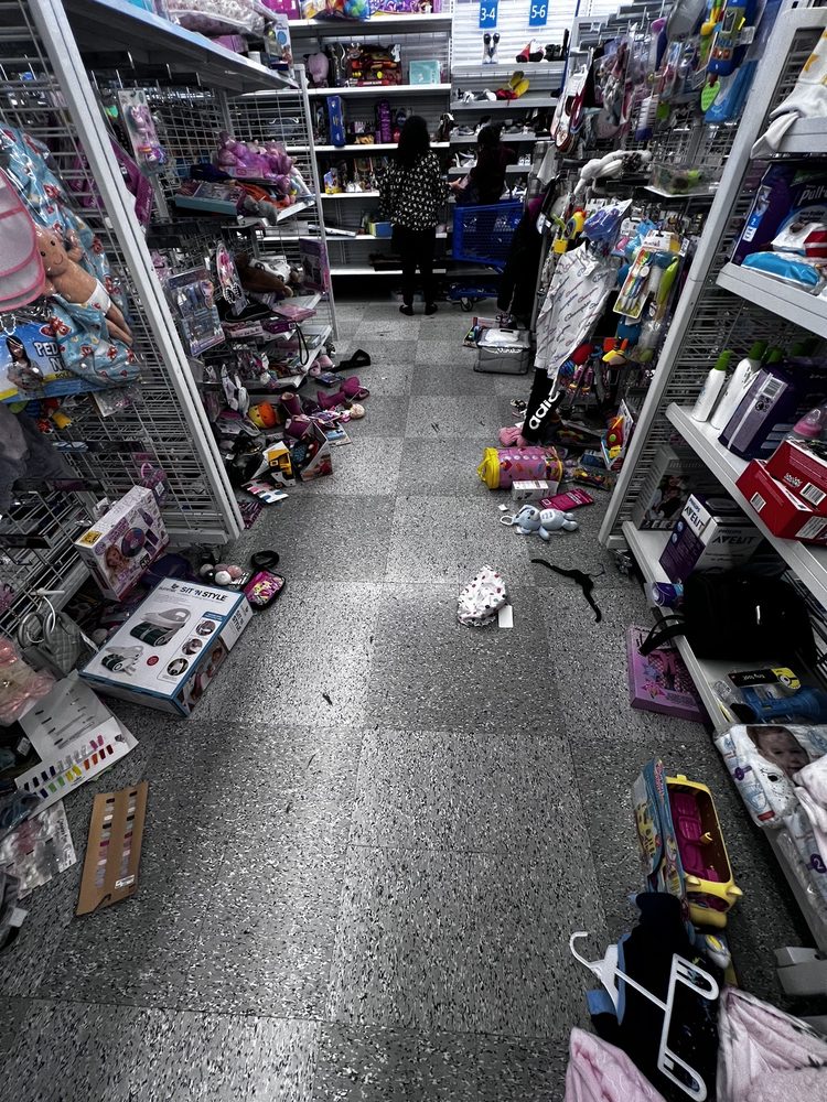 ROSS DRESS FOR LESS Updated May 2024 10 Photos 1930 SW Wanamaker