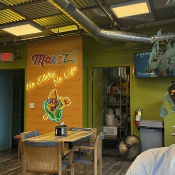 Maizz - Inside Interior - Mexican Near Me - Redwood City, California Maizz - Inside Interior - Mexican Near Me - Redwood City, California