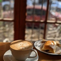 Cafe Praga 29 - Cappuccino & Chocolatine