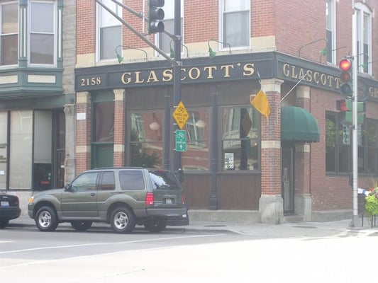 Glascott’s Saloon by null