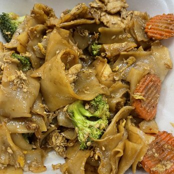 Salween Thai - Pad See Yew - Thai Near Me - Omaha, Nebraska